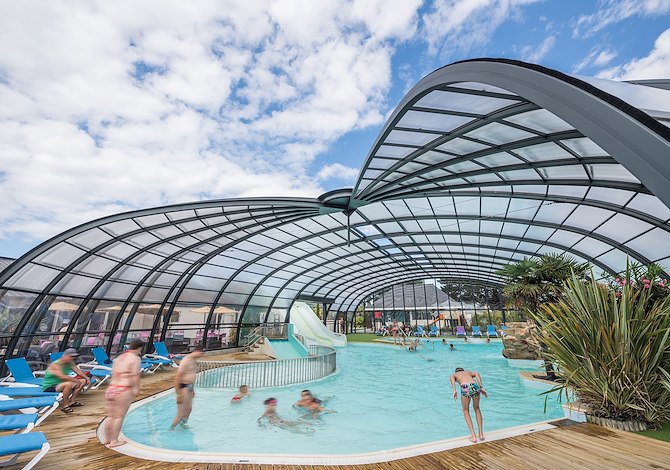 Découvrez la piscine du camping Emeraude à Saint-Malo